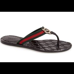 “GG” Logo Thing Flip Flops